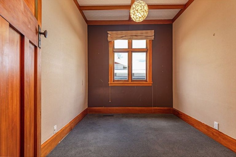 Photo of property in 24 Argyle Avenue, Takaro, Palmerston North, 4410