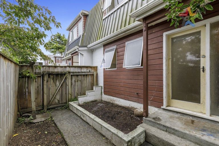 Photo of property in 8c Montgomery Crescent, Clouston Park, Upper Hutt, 5018