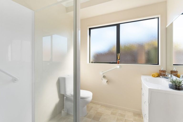 Photo of property in Rangeview Villas, 4/9 Fuller Close, Levin, 5510