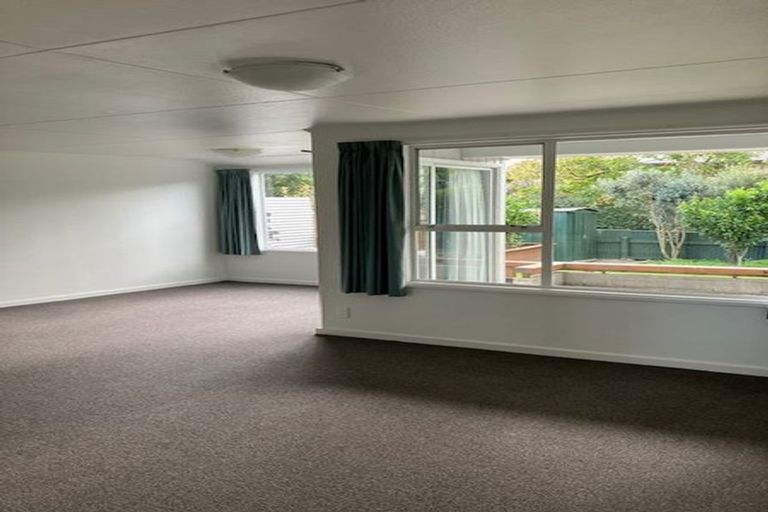 Photo of property in 3 Tiraumea Street, Palmerston North, 4410