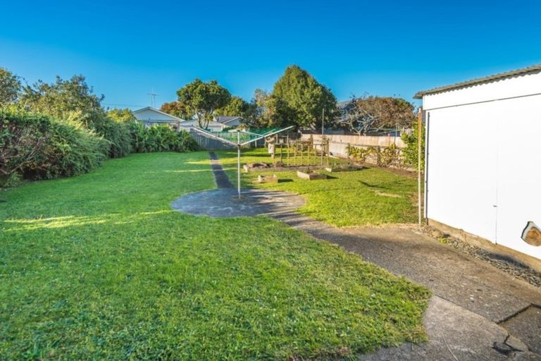 Photo of property in 8 Hadfield Crescent, College Estate, Whanganui, 4500