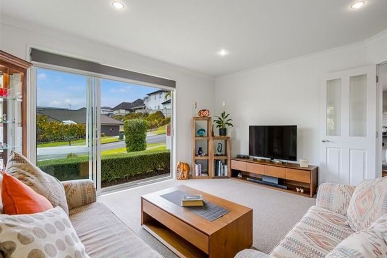 Photo of property in 39 Ridgedale Road, Silverdale, 0932