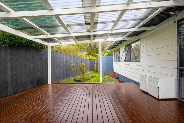 Photo of property in 30a Leo Street, Glen Eden, Auckland, 0602