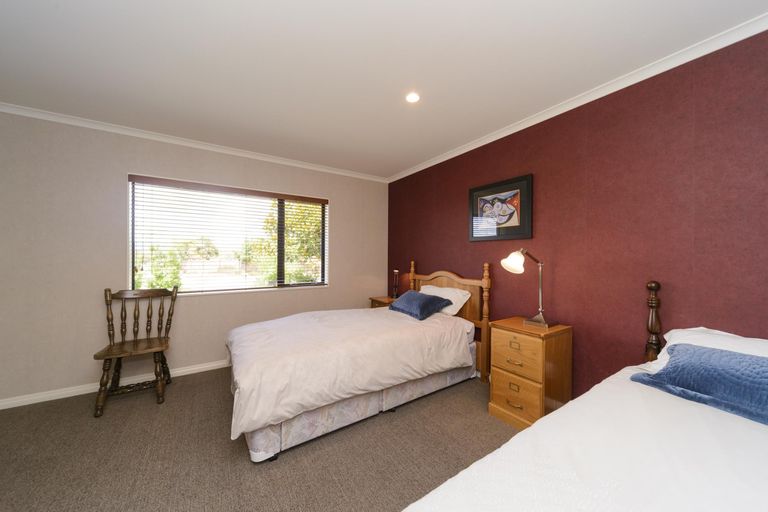 Photo of property in 17 Liberty Grove, Kelvin Grove, Palmerston North, 4414