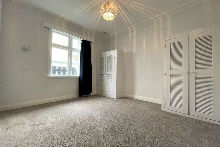 Photo of property in 18 Parkvale Road, Karori, Wellington, 6012