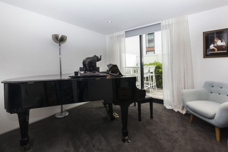 Photo of property in 26a Peterborough Street, Christchurch Central, Christchurch, 8013