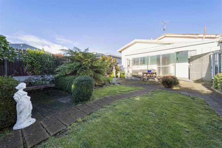 Photo of property in 255 Princes Street, Hawera, 4610