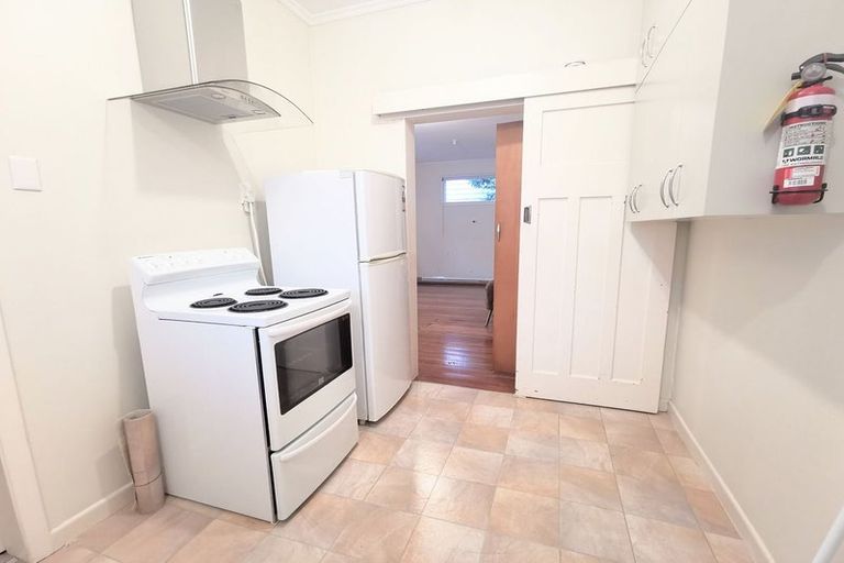 Photo of property in 1/17 Clifton Terrace, Kelburn, Wellington, 6012