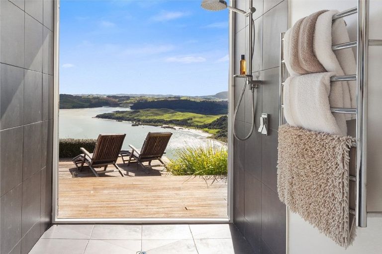 Photo of property in 21 Pa Road, Kaiwaka, 0573