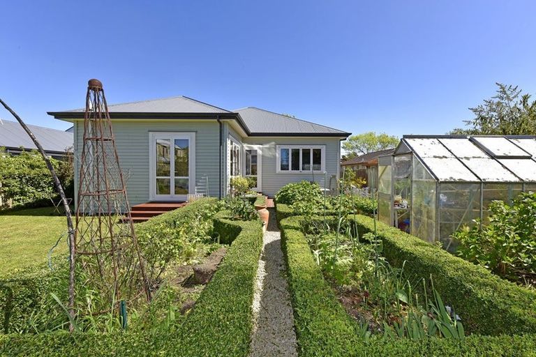 Photo of property in 122 Bishop Street, St Albans, Christchurch, 8014