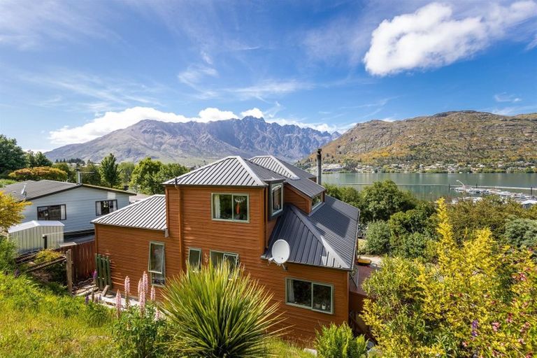 Photo of property in 5 Marina Drive, Frankton, Queenstown, 9300