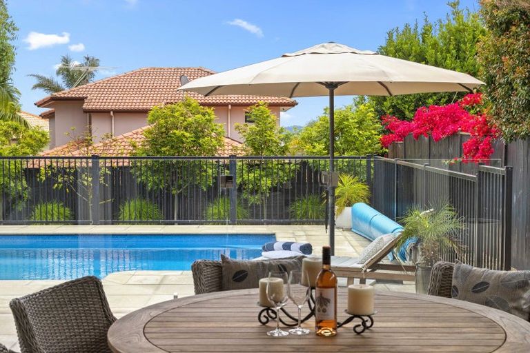 Photo of property in 18 Armstrong Farm Drive, East Tamaki Heights, Auckland, 2016