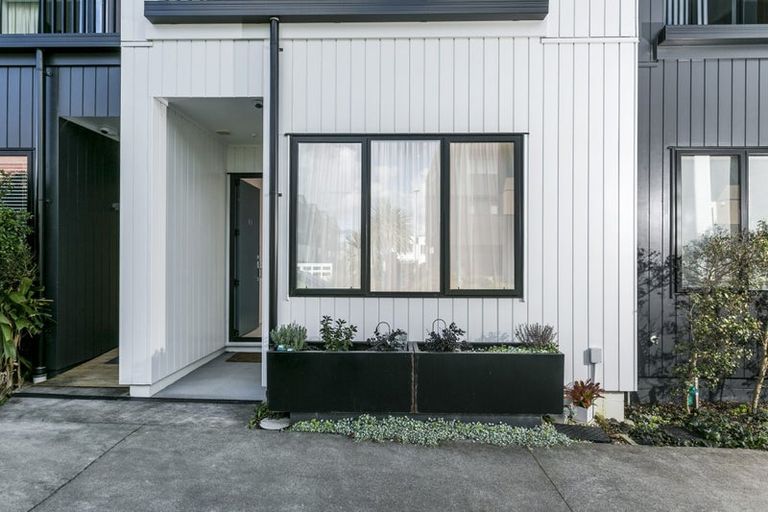 Photo of property in 46 Rangihina Road, Hobsonville, Auckland, 0616