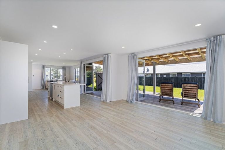 Photo of property in 42 Longreach Drive, Cooks Beach, Whitianga, 3591