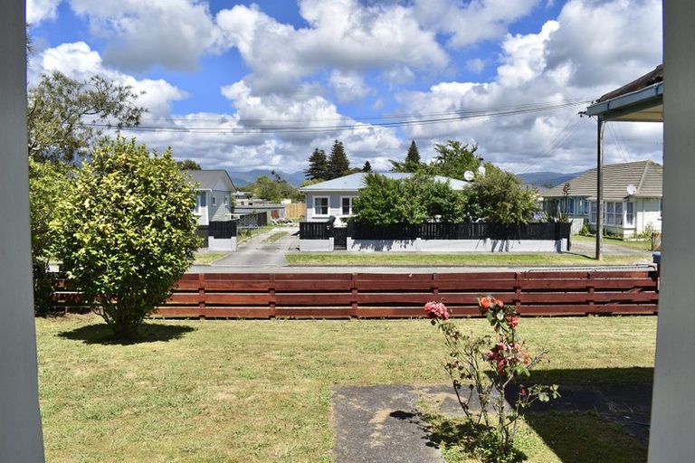 Photo of property in 13 Maire Street, Otaki, 5512