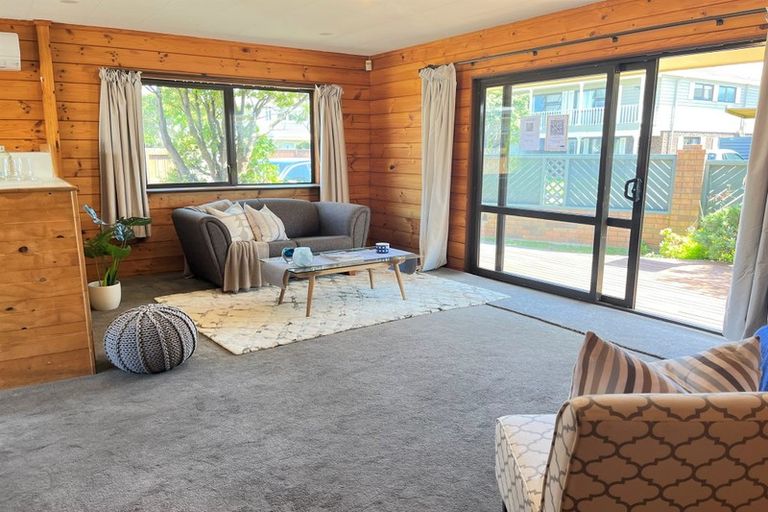 Photo of property in 42 Kaikoura Street, Maupuia, Wellington, 6022