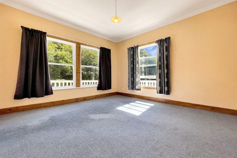Photo of property in 123a Glenmore Street, Kelburn, Wellington, 6012