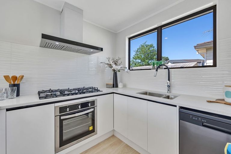 Photo of property in 3/10 Ebenezer Way, Clendon Park, Auckland, 2103