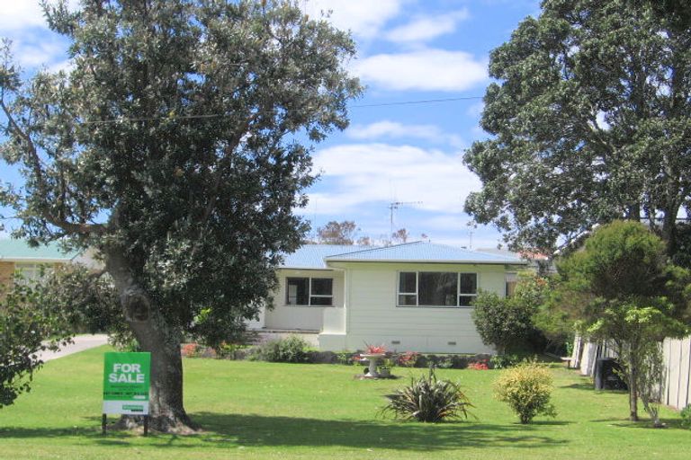 Photo of property in 25 Hillview Road, Waihi Beach, 3611
