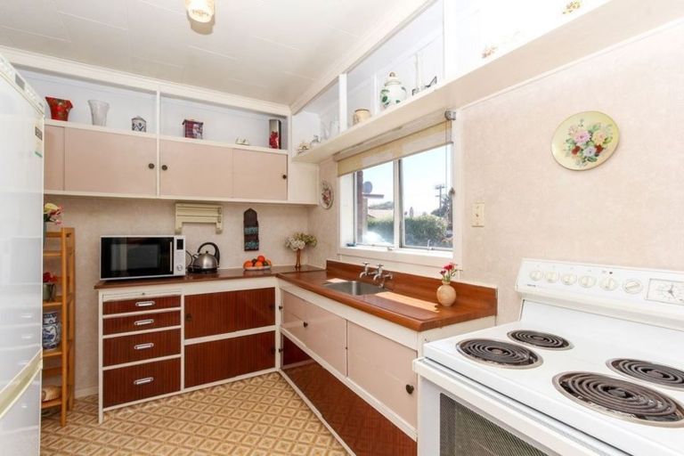 Photo of property in 2 Normanby Street, Fitzroy, New Plymouth, 4312