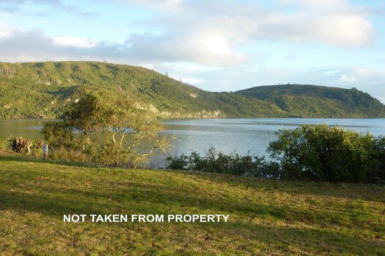 Photo of property in 140 Lisland Drive, Kinloch, Taupo, 3377