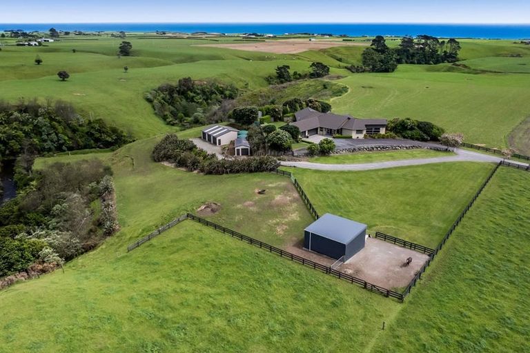 Photo of property in 253 Lwr Pitone Road, Pitone, New Plymouth, 4374