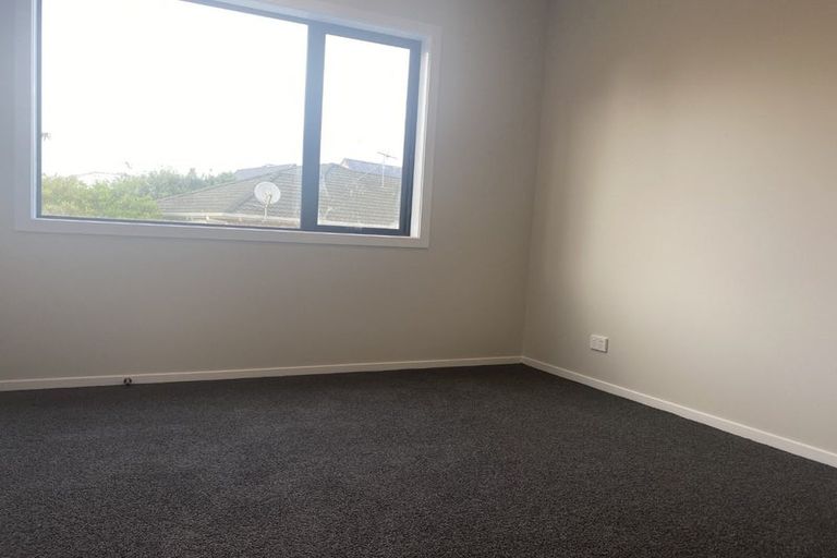 Photo of property in 2/125b Metcalfe Road, Ranui, Auckland, 0612