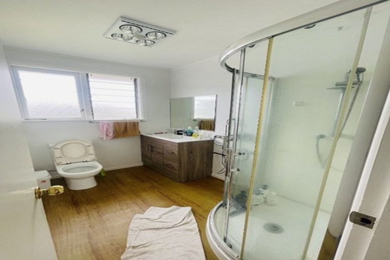 Photo of property in 39 Archibald Road, Kelston, Auckland, 0602