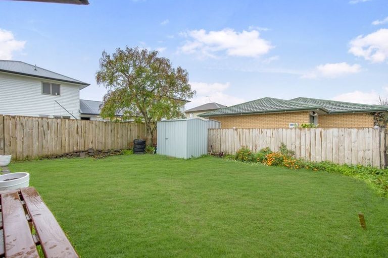 Photo of property in 9 Neesons Way, Glendene, Auckland, 0602