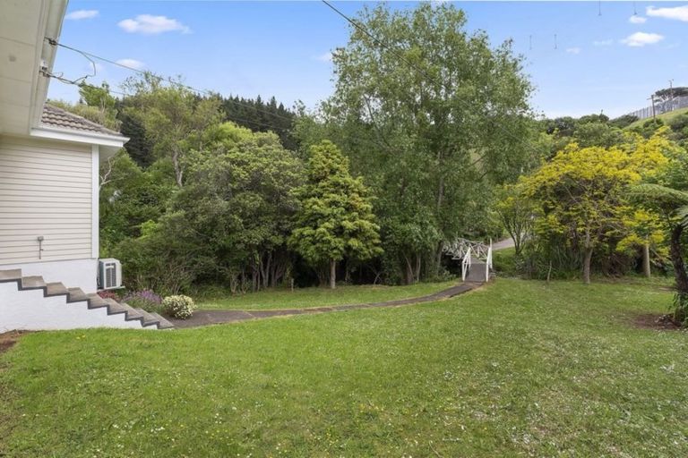 Photo of property in 11 Willowbank Road, Tawa, Wellington, 5028