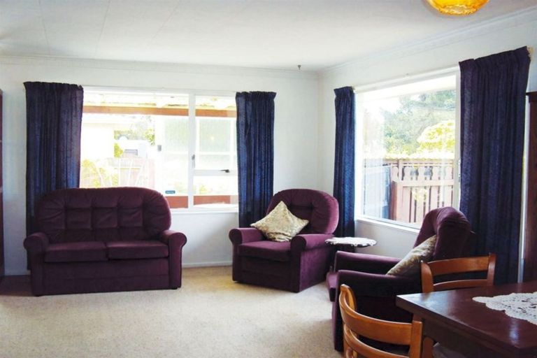 Photo of property in 1/181 Queenspark Drive, Parklands, Christchurch, 8083