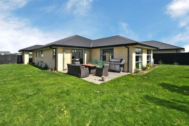 Photo of property in 24 Mcdermott Place, Halswell, Christchurch, 8025