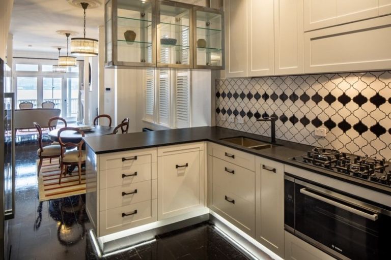 Photo of property in 322 Oriental Parade, Oriental Bay, Wellington, 6011