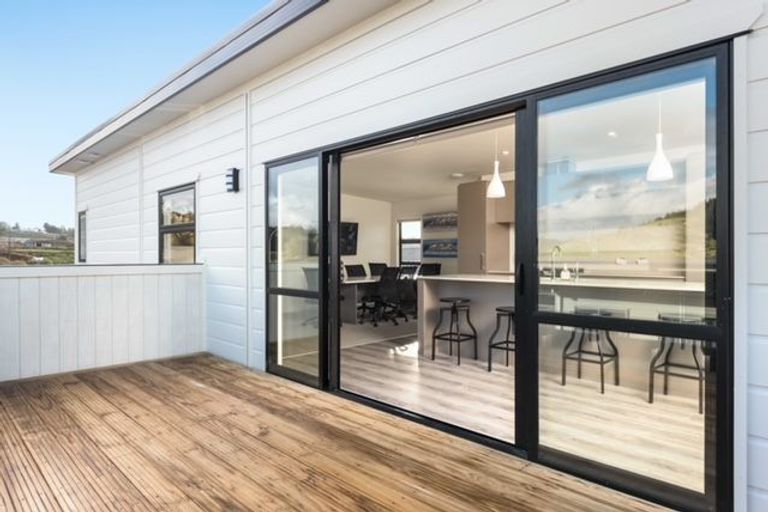 Photo of property in 16 Rire Hau Lane, Pyes Pa, Tauranga, 3112
