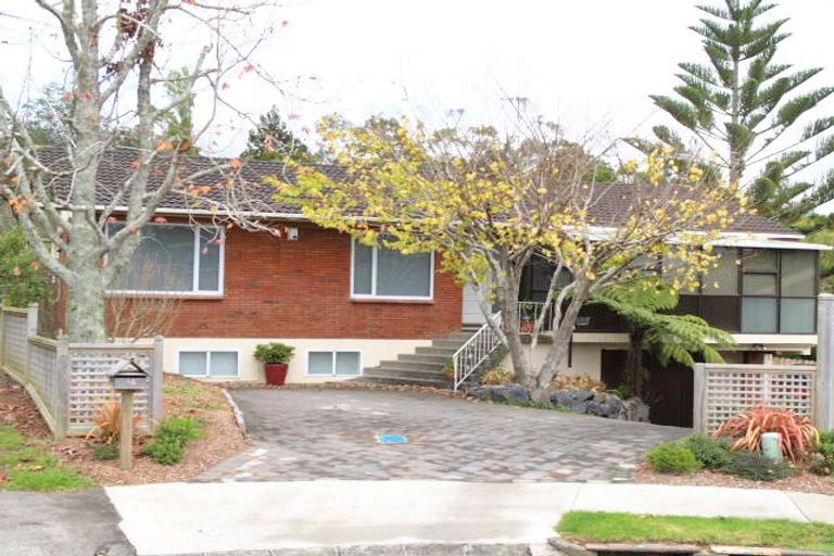 Photo of property in 14 Bemrose Place, Cockle Bay, Auckland, 2014