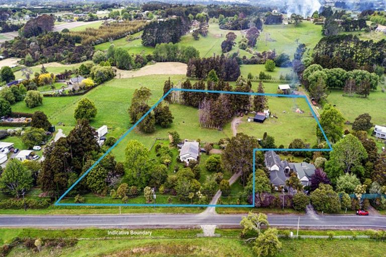 Photo of property in 190 Boord Crescent, Kumeu, 0891