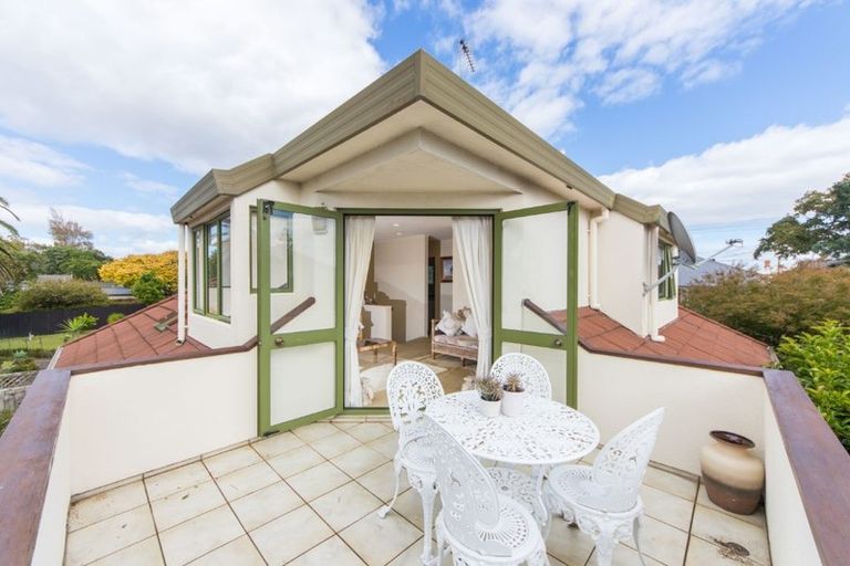 Photo of property in 63a Princes Street, Northcote Point, Auckland, 0627