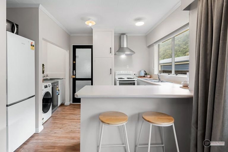 Photo of property in 1/27 Larchmont Grove, Totara Park, Upper Hutt, 5018