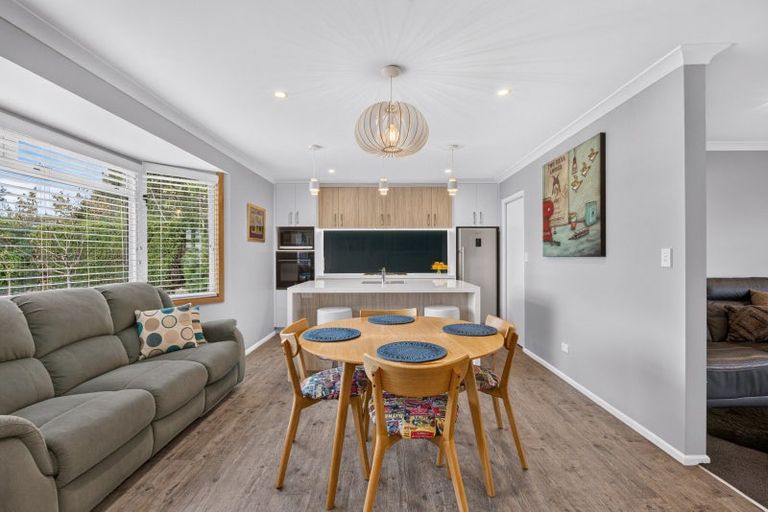 Photo of property in 28 Selwyn Road, Havelock North, 4130