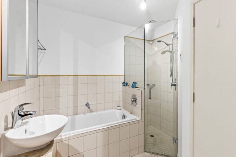 Photo of property in 415/11 Tamariki Avenue, Kelston, Auckland, 0602