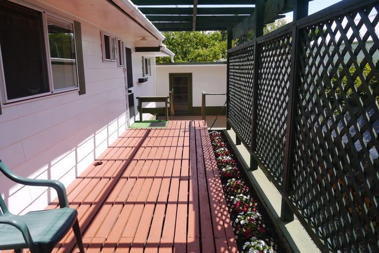 Photo of property in 2/60 Kinloch Road, Kinloch, Taupo, 3377