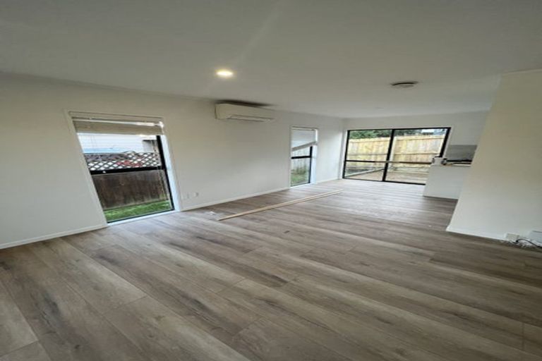 Photo of property in 13 Cottam Grove, Northcross, Auckland, 0632