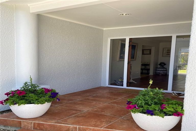 Photo of property in 4 Marlin Drive, Coastlands, Whakatane, 3120