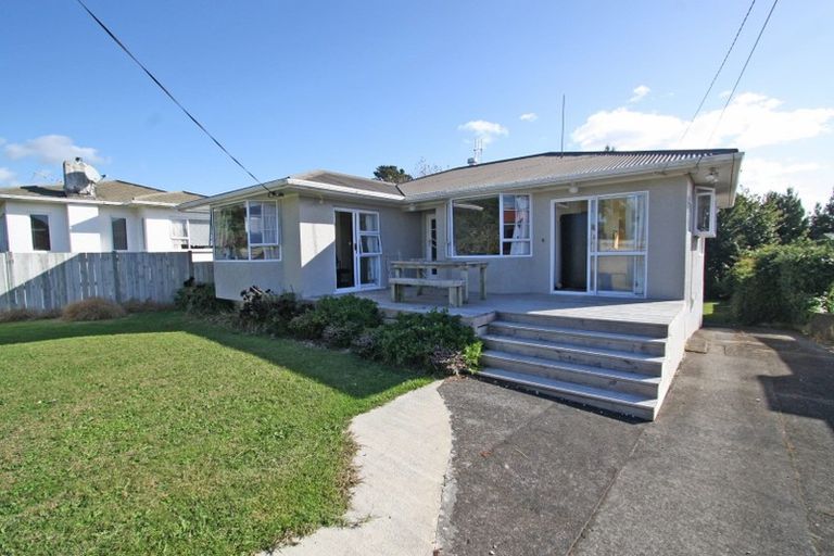 Photo of property in 122 Frankley Road, Frankleigh Park, New Plymouth, 4310