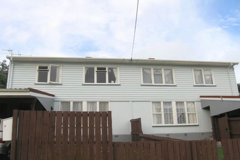 Photo of property in 17 Taiaroa Street, Strathmore Park, Wellington, 6022