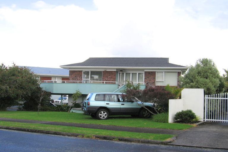 Photo of property in 4 Gulf Crest, Bucklands Beach, Auckland, 2012