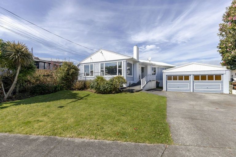 Photo of property in 3 Tay Street, Spotswood, New Plymouth, 4310