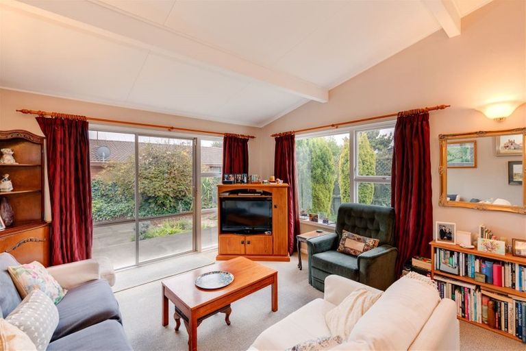 Photo of property in 2/32 Abberley Crescent, St Albans, Christchurch, 8014