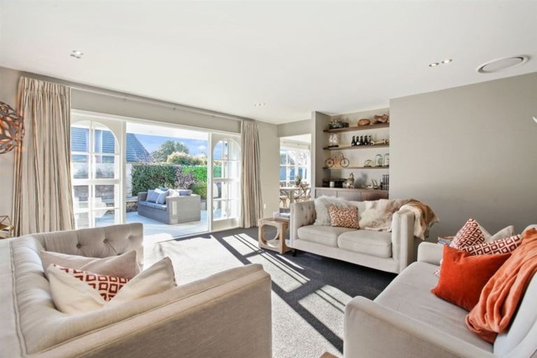 Photo of property in 26 Grahams Road, Ilam, Christchurch, 8041