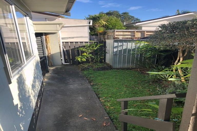 Photo of property in 2/8 Putney Place, Ranui, Auckland, 0612